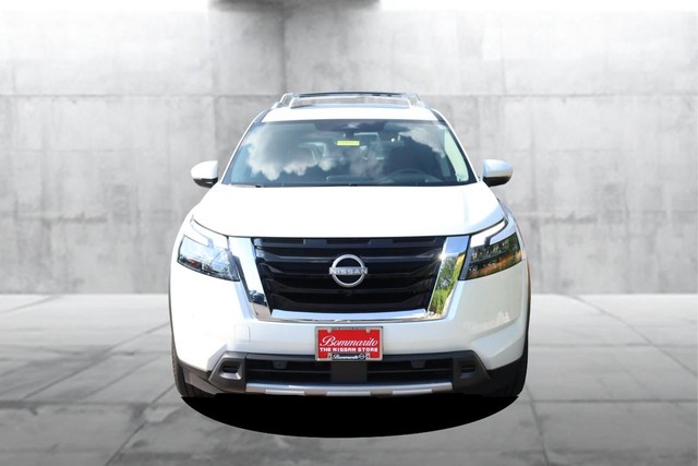 Nissan Pathfinder Vehicle Image 04