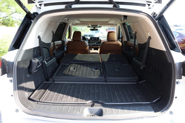 Nissan Pathfinder Vehicle Image 09