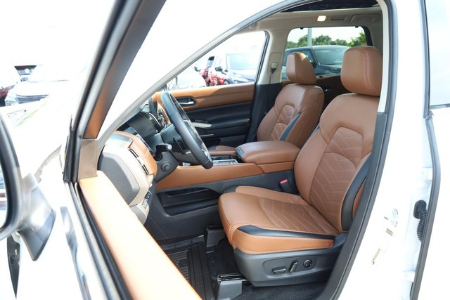 Nissan Pathfinder Vehicle Image 10