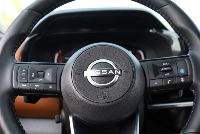 Nissan Pathfinder Vehicle Image 13