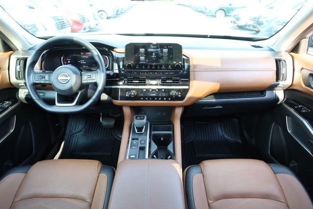 Nissan Pathfinder Vehicle Image 28