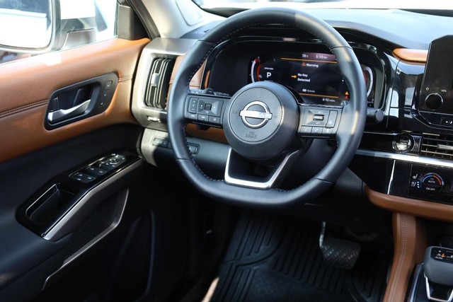 Nissan Pathfinder Vehicle Image 29