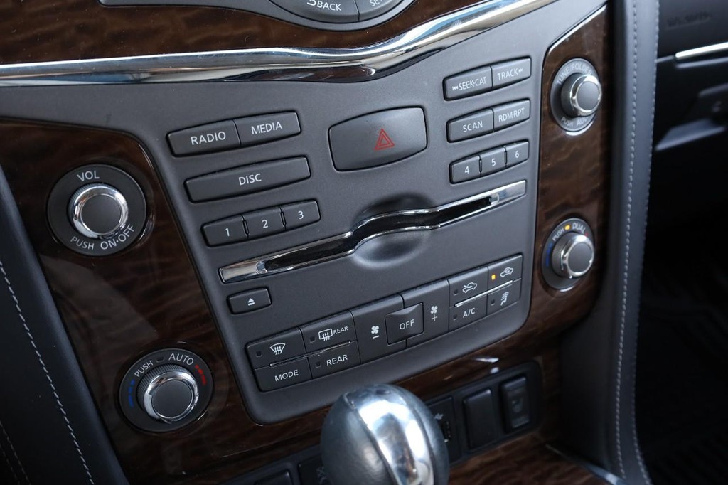Nissan Armada Vehicle Image 18