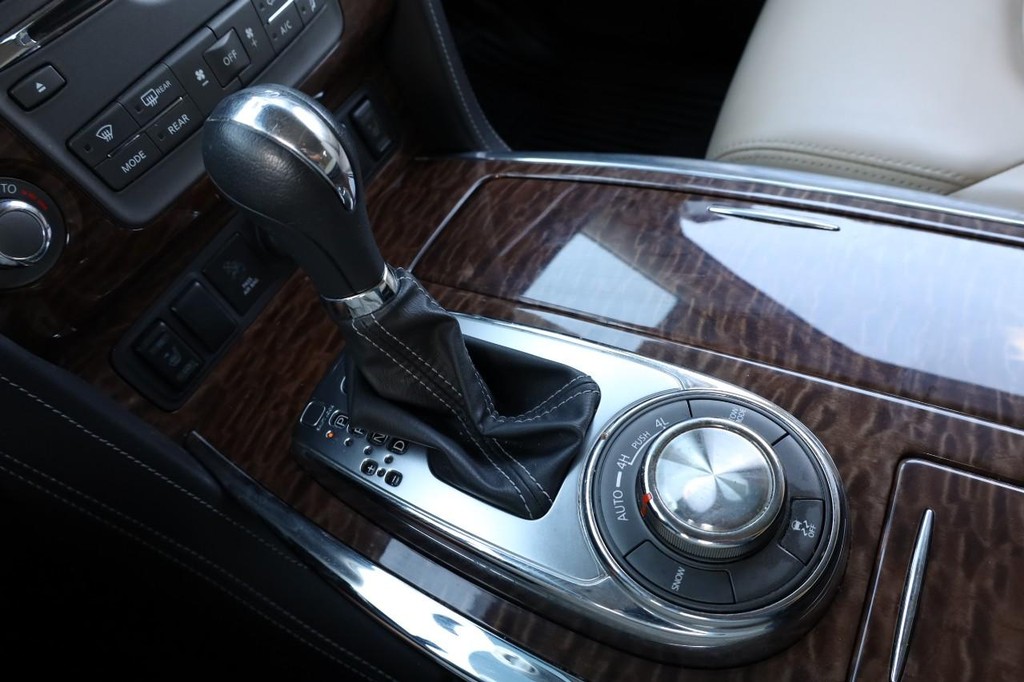 Nissan Armada Vehicle Image 20