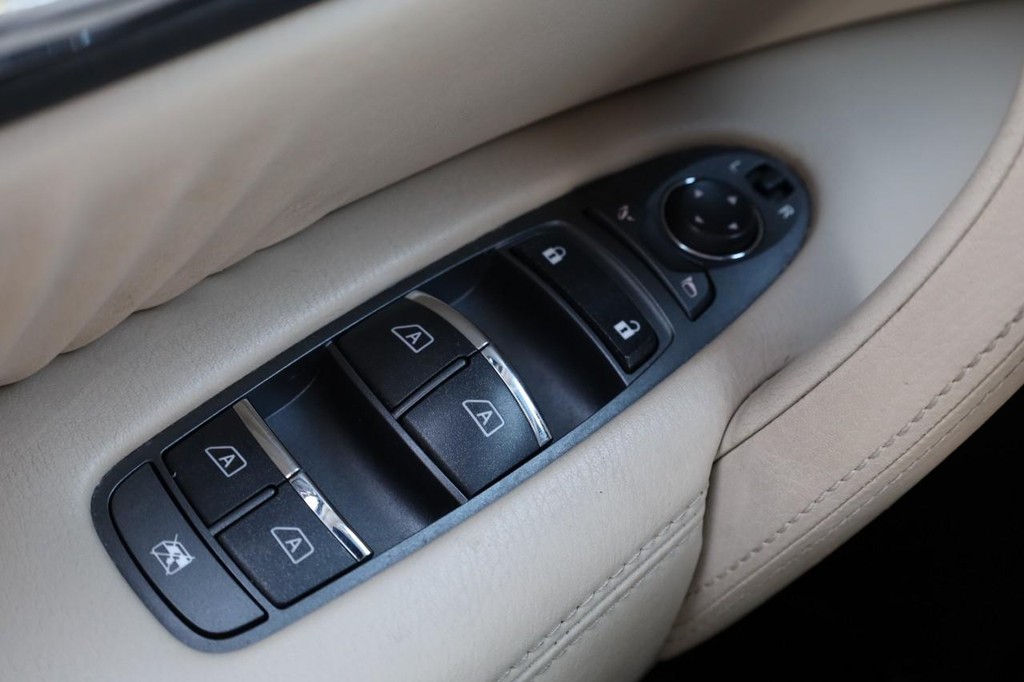 Nissan Armada Vehicle Image 22