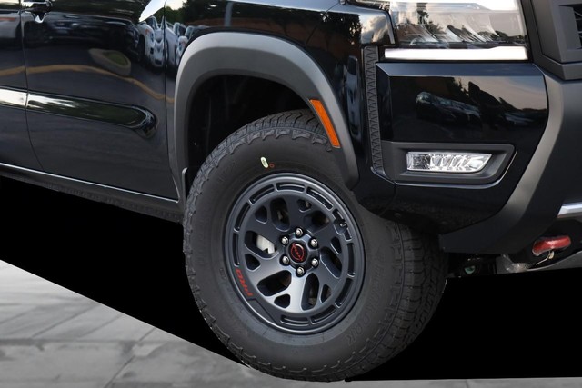 Nissan Frontier Vehicle Image 03