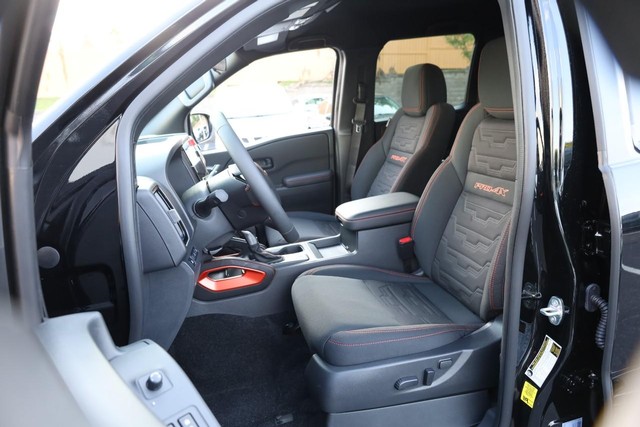 Nissan Frontier Vehicle Image 08
