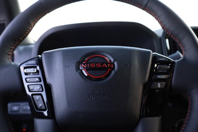 Nissan Frontier Vehicle Image 09