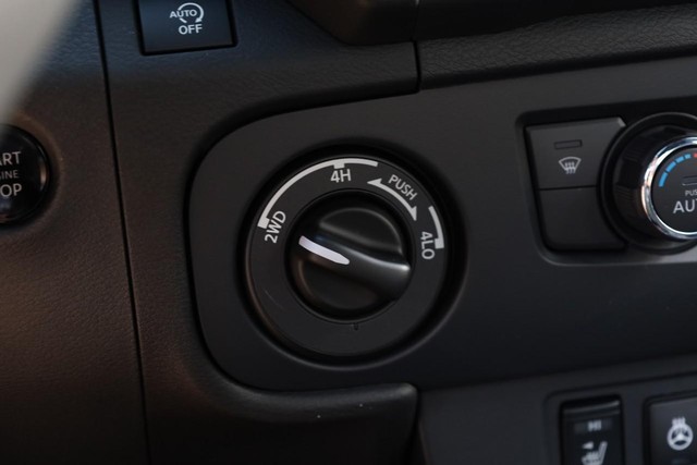 Nissan Frontier Vehicle Image 14