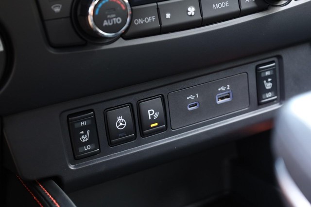 Nissan Frontier Vehicle Image 15