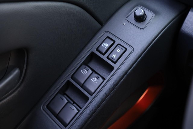 Nissan Frontier Vehicle Image 18