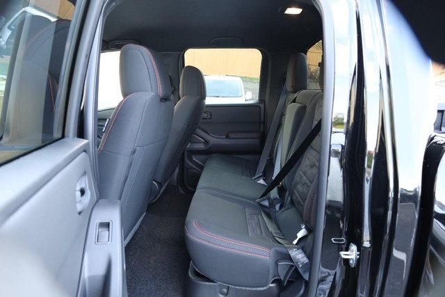 Nissan Frontier Vehicle Image 21