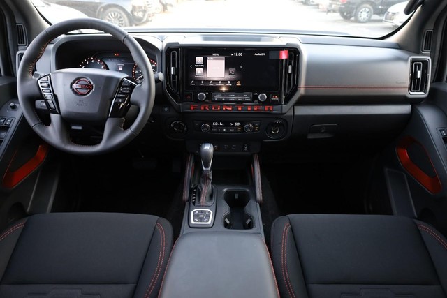 Nissan Frontier Vehicle Image 23