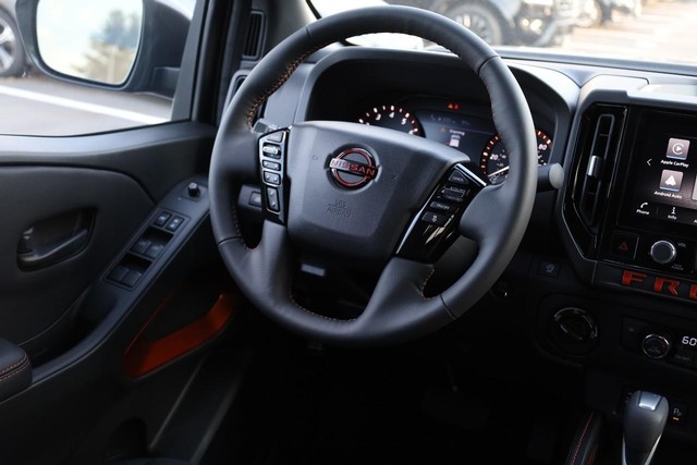 Nissan Frontier Vehicle Image 24