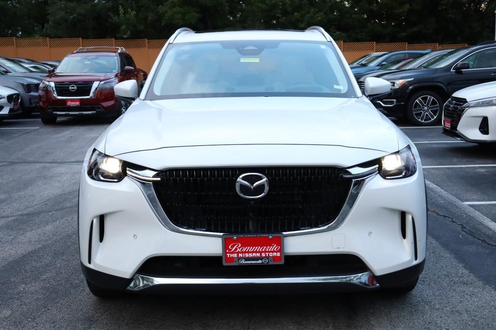 Mazda CX-90 Vehicle Full-screen Gallery Image 4