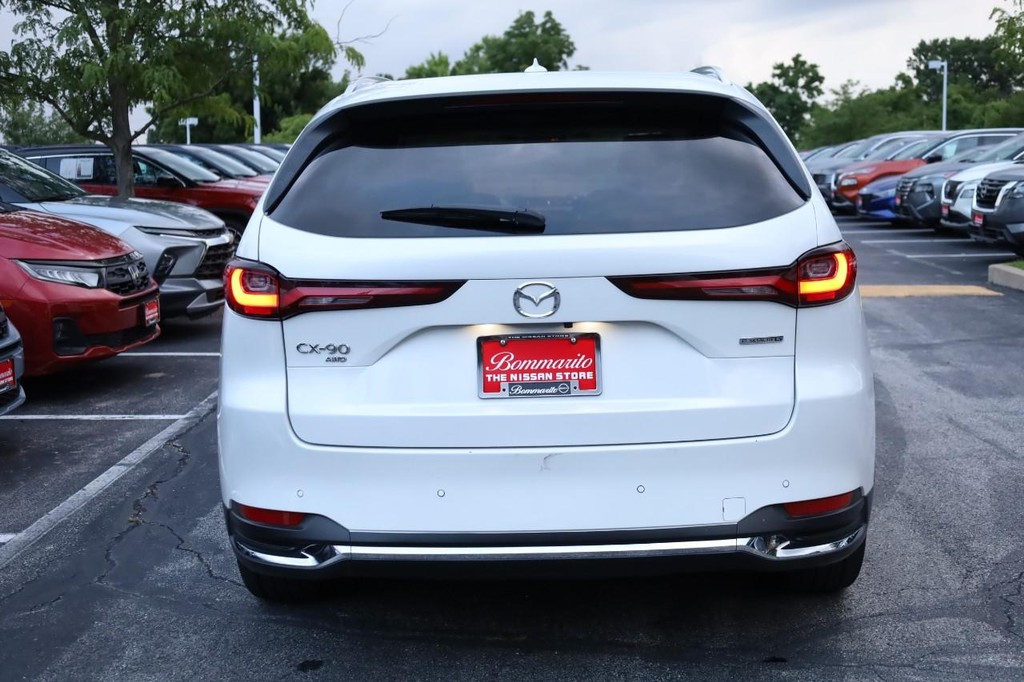 Mazda CX-90 Vehicle Full-screen Gallery Image 6
