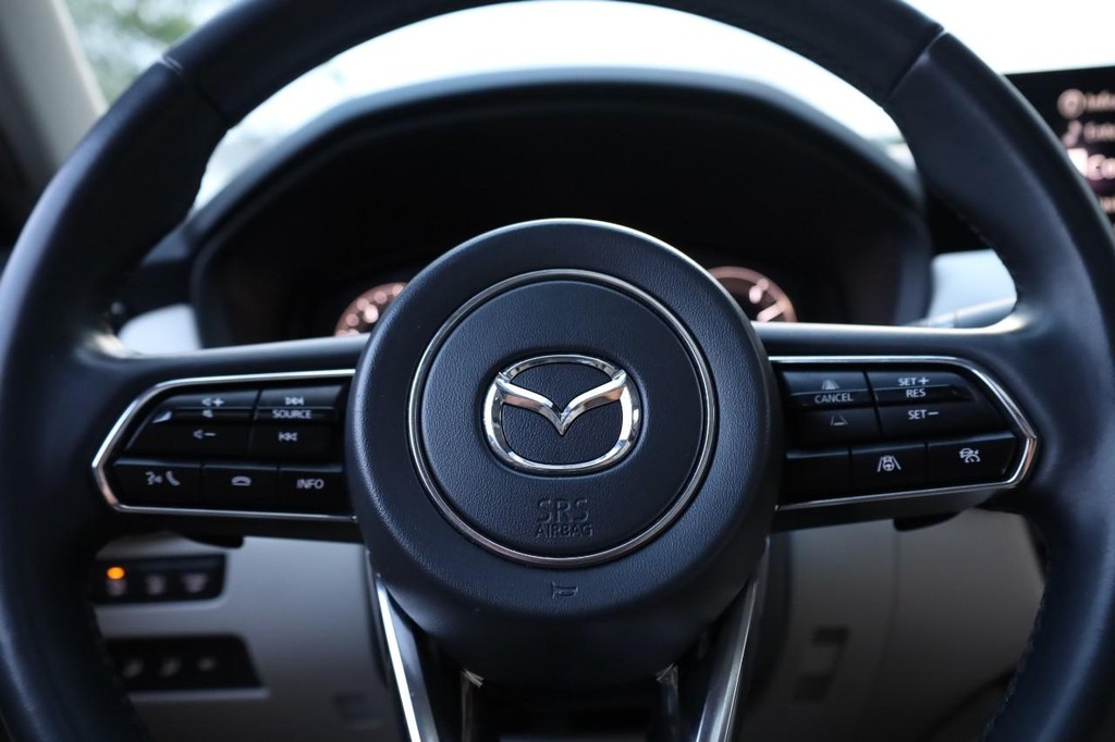 Mazda CX-90 Vehicle Full-screen Gallery Image 13