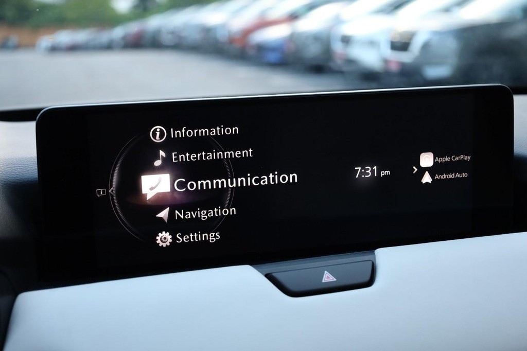 Mazda CX-90 Vehicle Full-screen Gallery Image 15