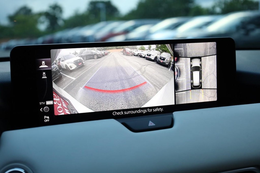 Mazda CX-90 Vehicle Full-screen Gallery Image 16