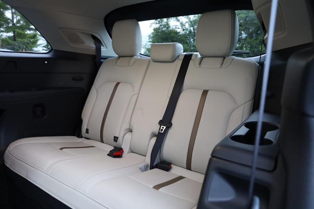 Mazda CX-90 Vehicle Full-screen Gallery Image 28
