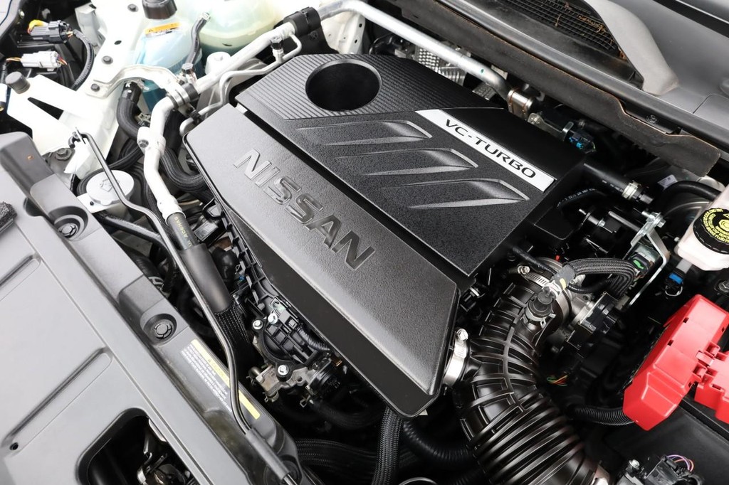 Nissan Rogue Vehicle Full-screen Gallery Image 28