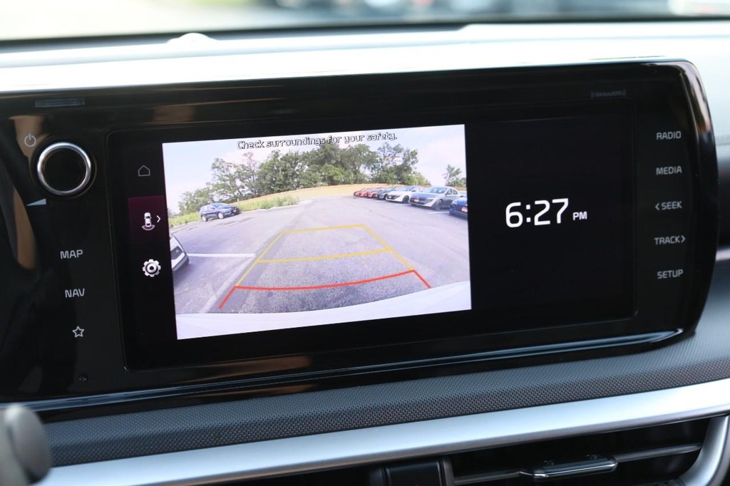 Kia K5 Vehicle Full-screen Gallery Image 15