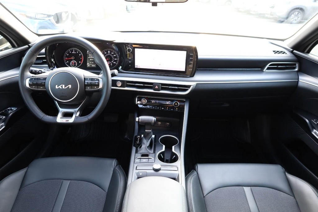 Kia K5 Vehicle Full-screen Gallery Image 22