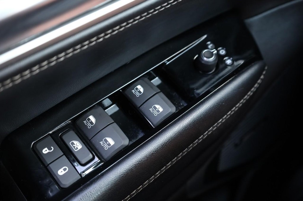 Jeep Wagoneer Vehicle Full-screen Gallery Image 19