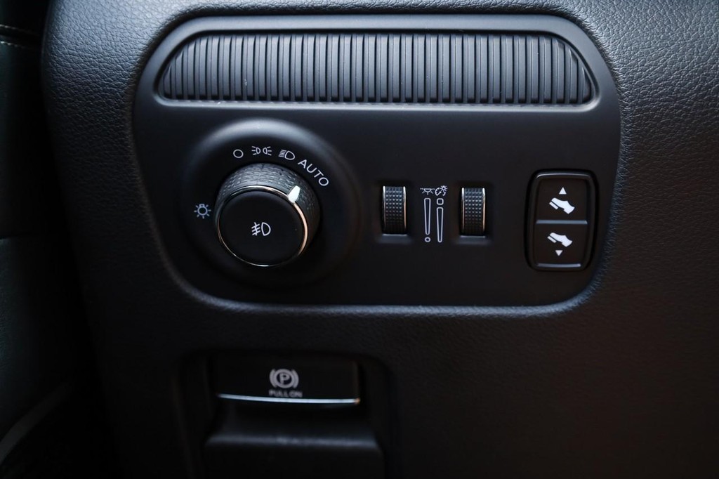 Jeep Wagoneer Vehicle Full-screen Gallery Image 21