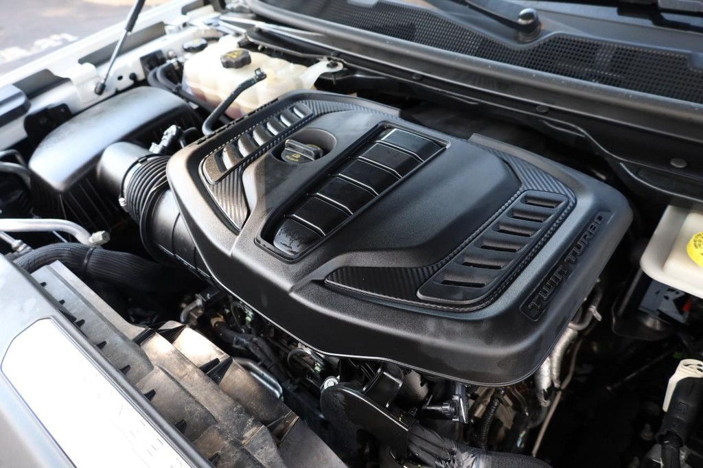 Jeep Wagoneer Vehicle Full-screen Gallery Image 29