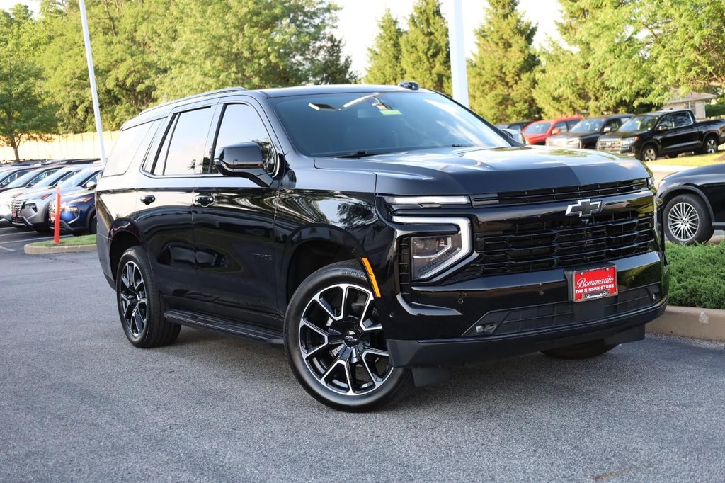 Chevrolet Tahoe Vehicle Full-screen Gallery Image 2