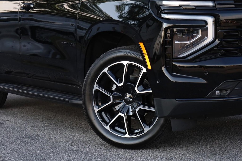 Chevrolet Tahoe Vehicle Full-screen Gallery Image 3
