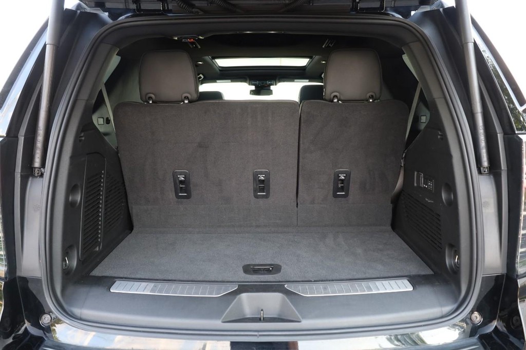 Chevrolet Tahoe Vehicle Full-screen Gallery Image 6