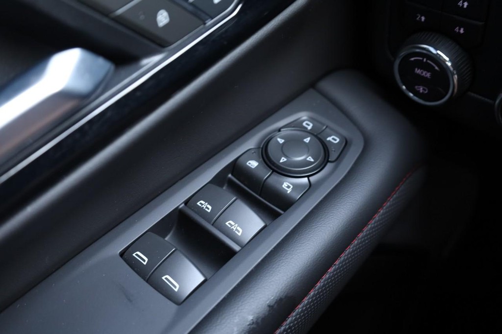 Chevrolet Tahoe Vehicle Full-screen Gallery Image 19