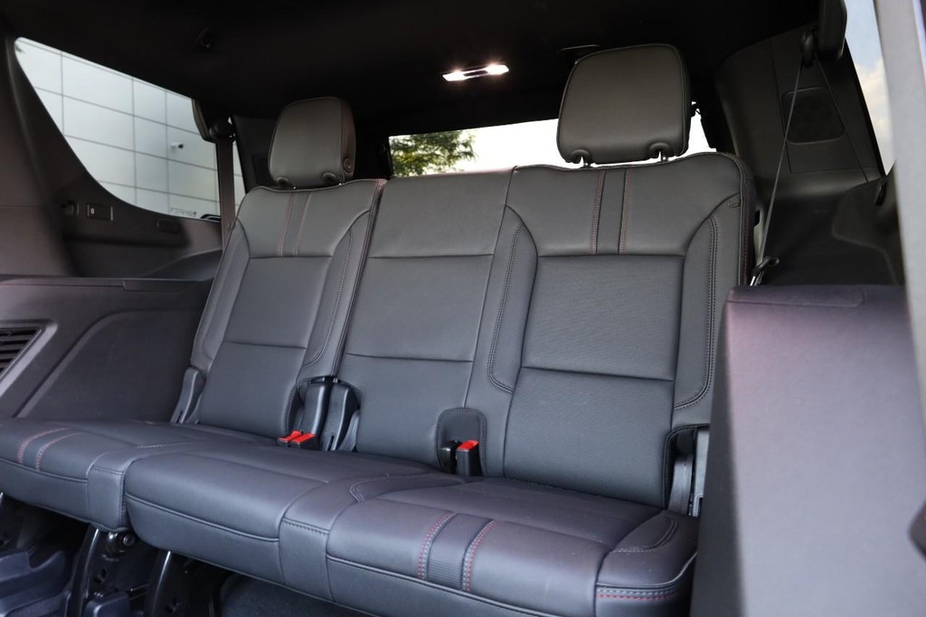 Chevrolet Tahoe Vehicle Full-screen Gallery Image 25
