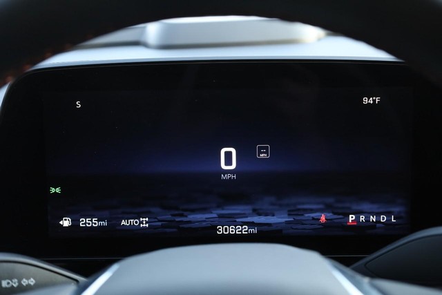 Chevrolet Tahoe Vehicle Full-screen Gallery Image 12