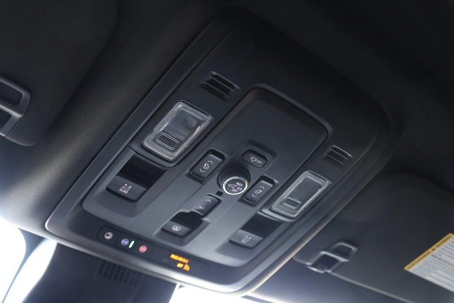 Chevrolet Tahoe Vehicle Full-screen Gallery Image 18