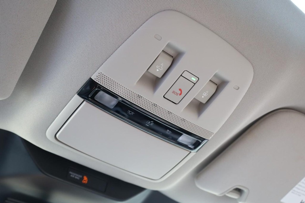 Nissan Murano Vehicle Full-screen Gallery Image 20