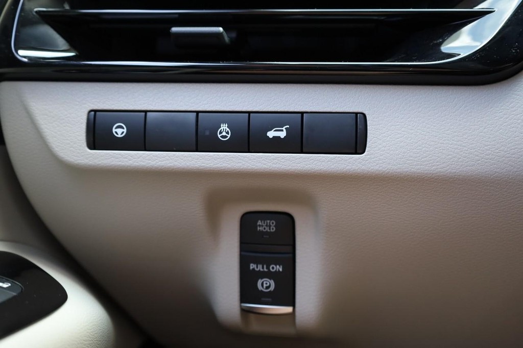 Nissan Murano Vehicle Full-screen Gallery Image 23