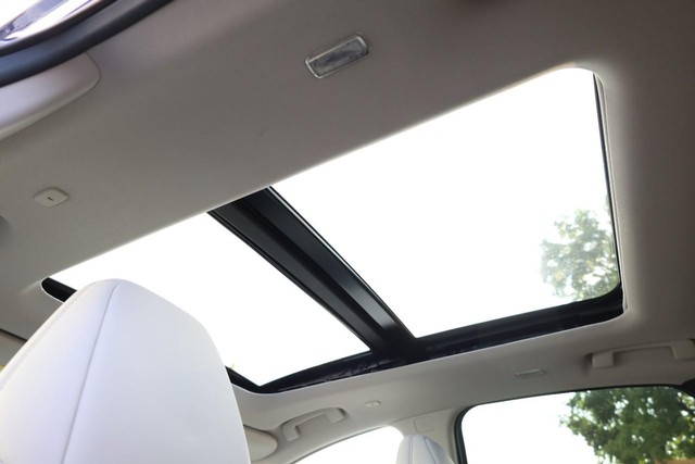 Nissan Murano Vehicle Image 10