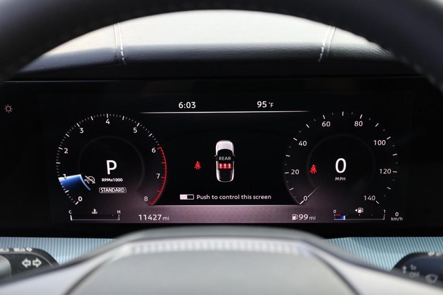 Nissan Murano Vehicle Image 12