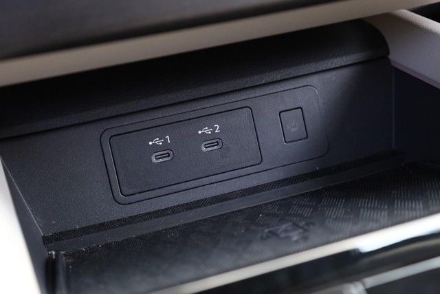 Nissan Murano Vehicle Image 18