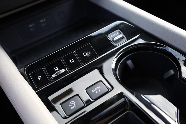 Nissan Murano Vehicle Image 19