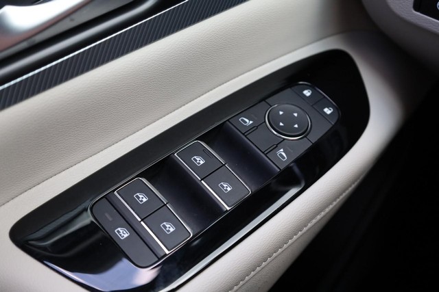Nissan Murano Vehicle Image 21