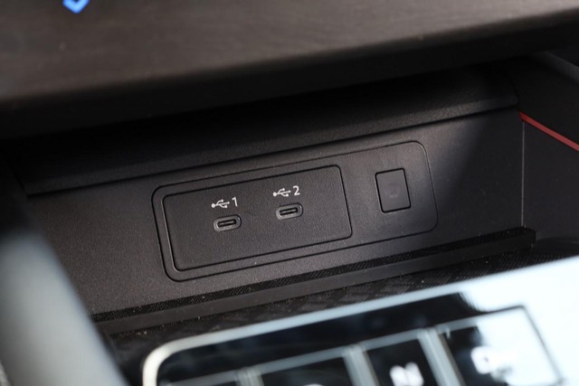 Nissan Murano Vehicle Image 18