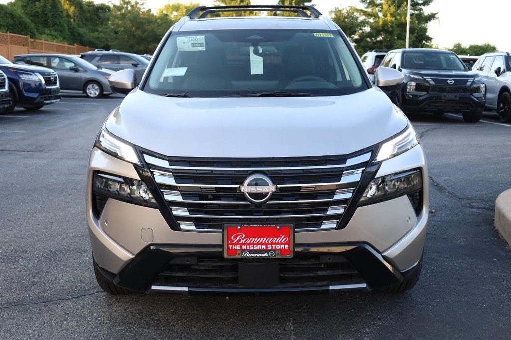 Nissan Rogue Vehicle Image 04