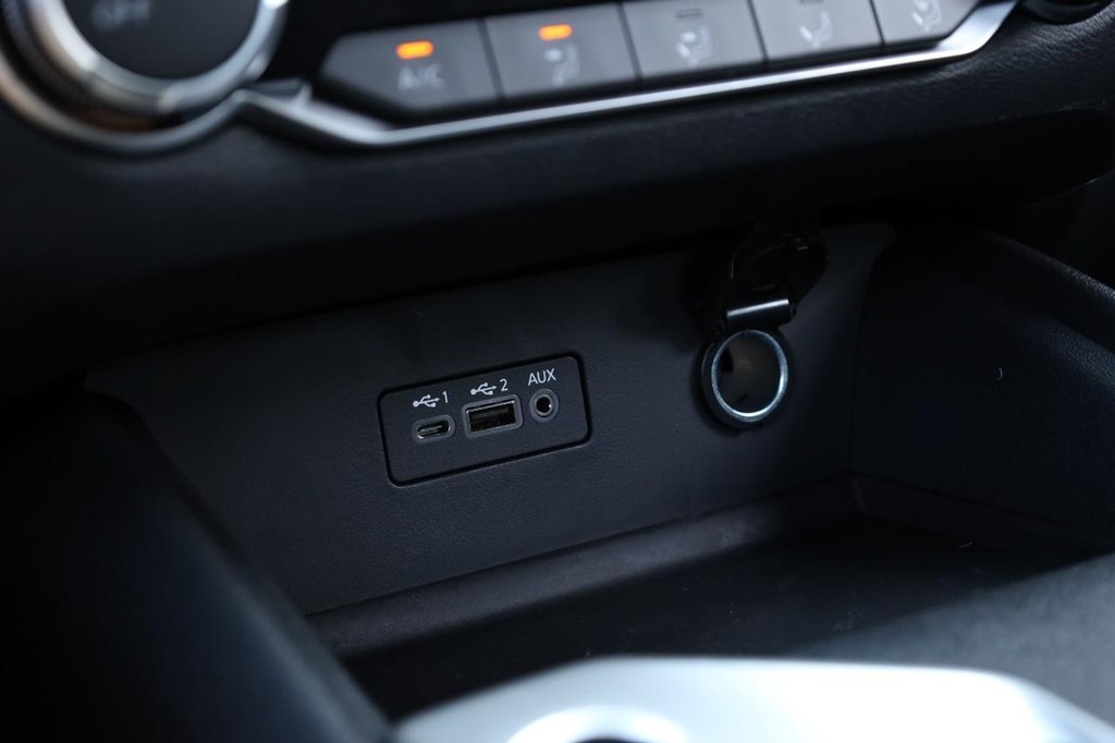 Nissan Altima Vehicle Image 14