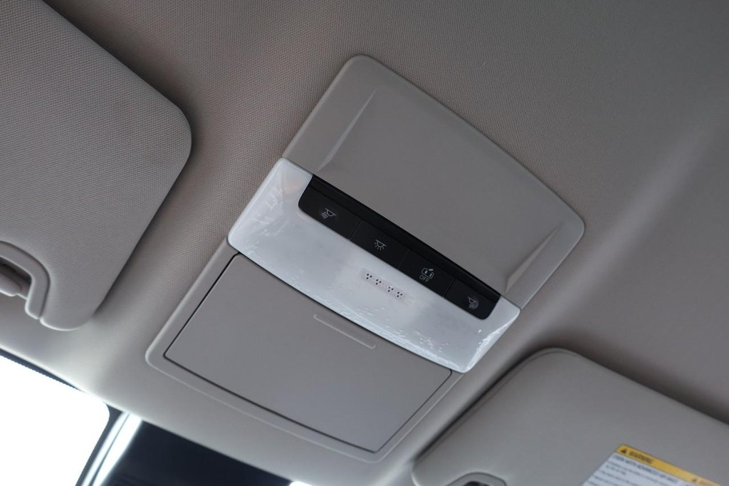 Nissan Altima Vehicle Image 16