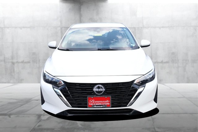 Nissan Sentra Vehicle Image 04