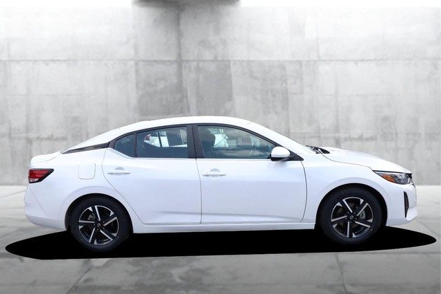 Nissan Sentra Vehicle Image 05